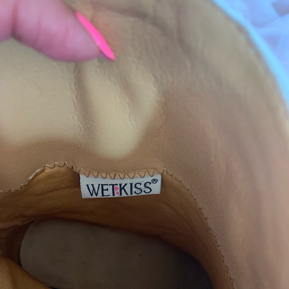 Wet kiss white cowboy boots size 8 1/2. Wear it only once. - Picture 5 of 8